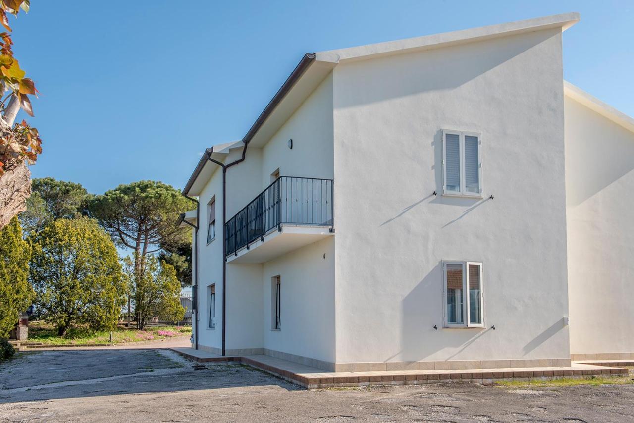 A11 - Varano, Delizioso Trilocale Con Giardino アンコーナ エクステリア 写真