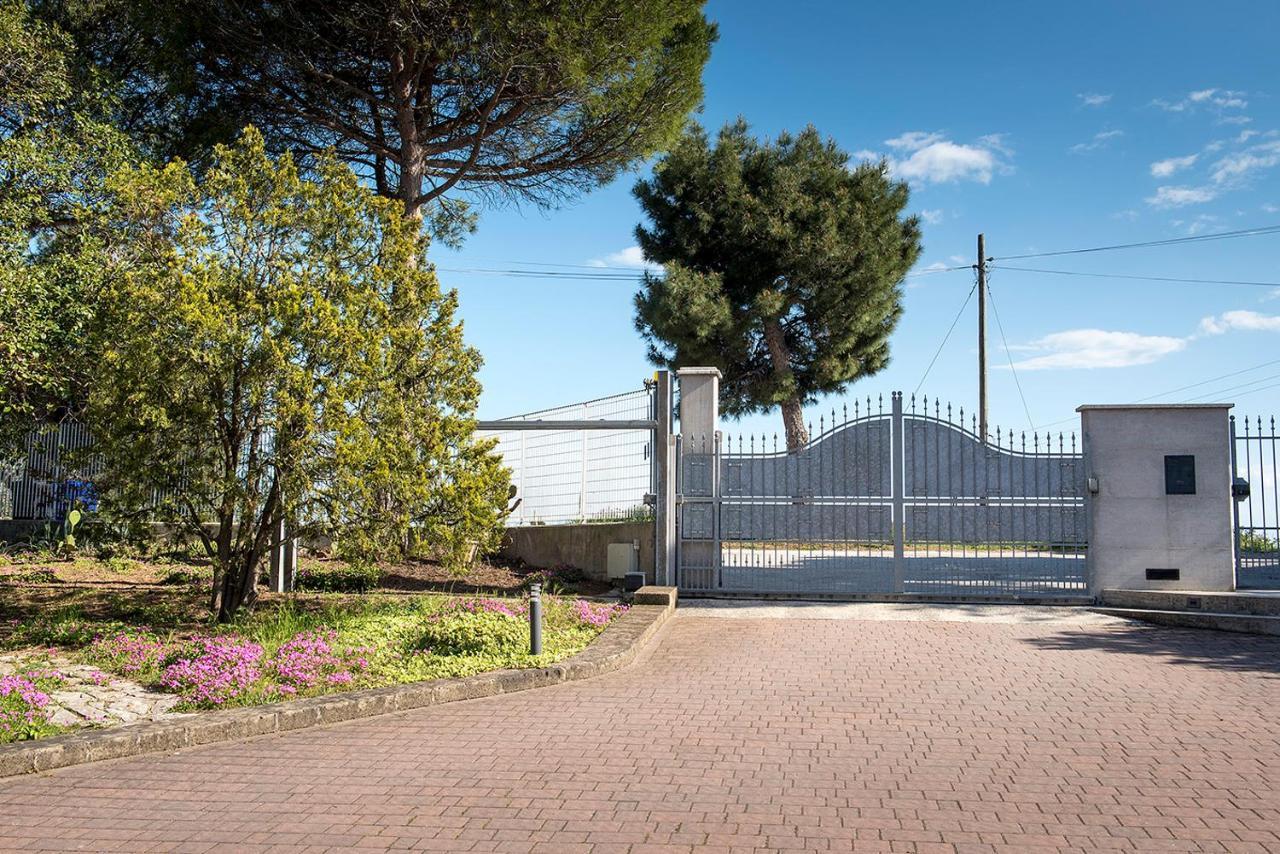 A11 - Varano, Delizioso Trilocale Con Giardino アンコーナ エクステリア 写真